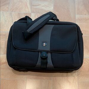 SwissGear Black & Gray Laptop Business Briefcase Messenger Padded Shoulder Bag